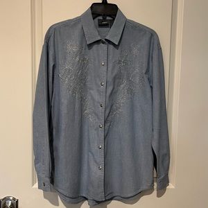 Liz Wear Button Down Long Sleeve Collared Shirt